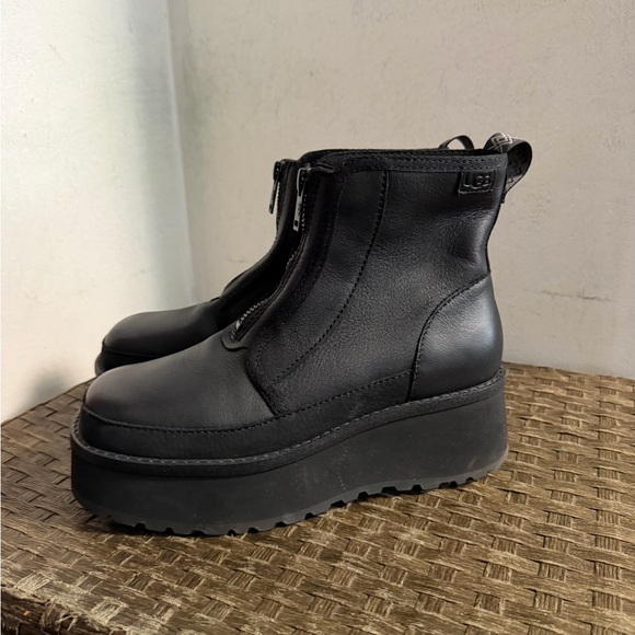 Womens Ugg cityfunc zip boots 5.5 - Picture 3 of 8